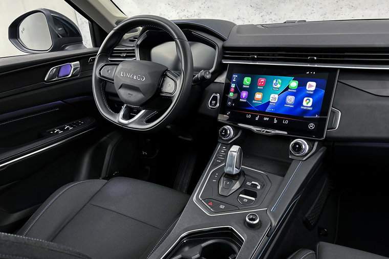 Vehicle Image 12