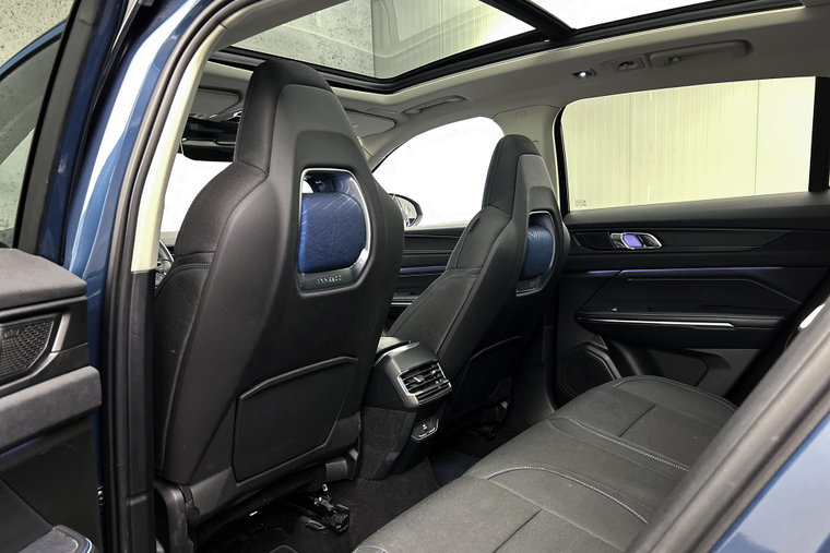 Vehicle Image 13