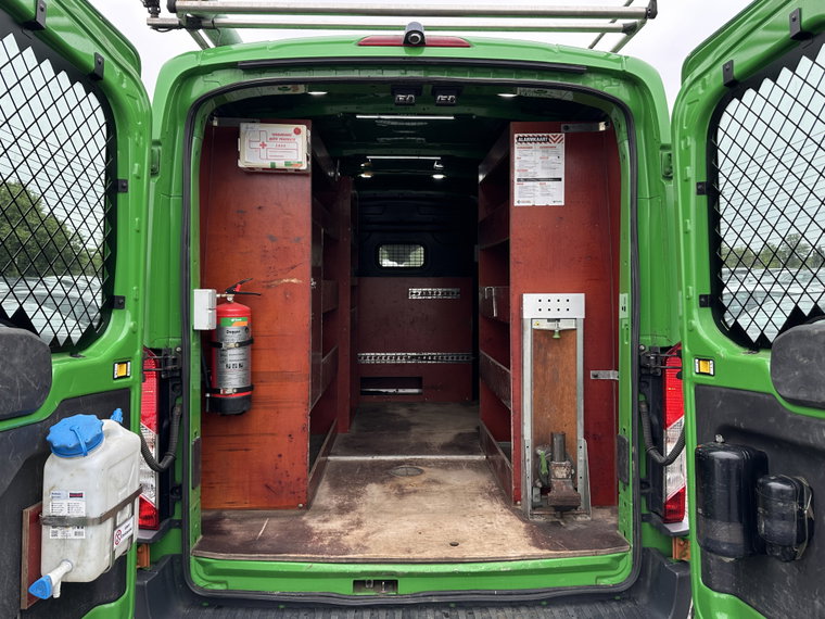 Vehicle Image 9