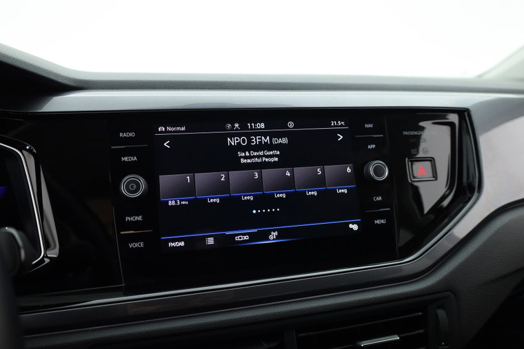 Vehicle Image 21