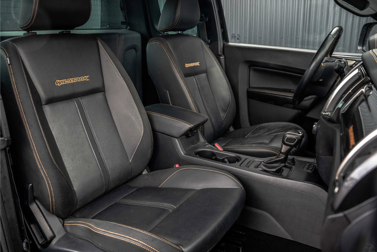 Vehicle Image 12