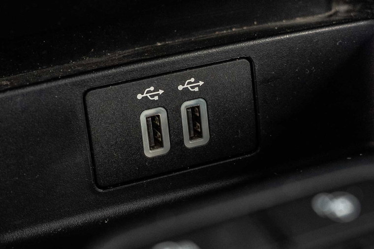 Vehicle Image 23