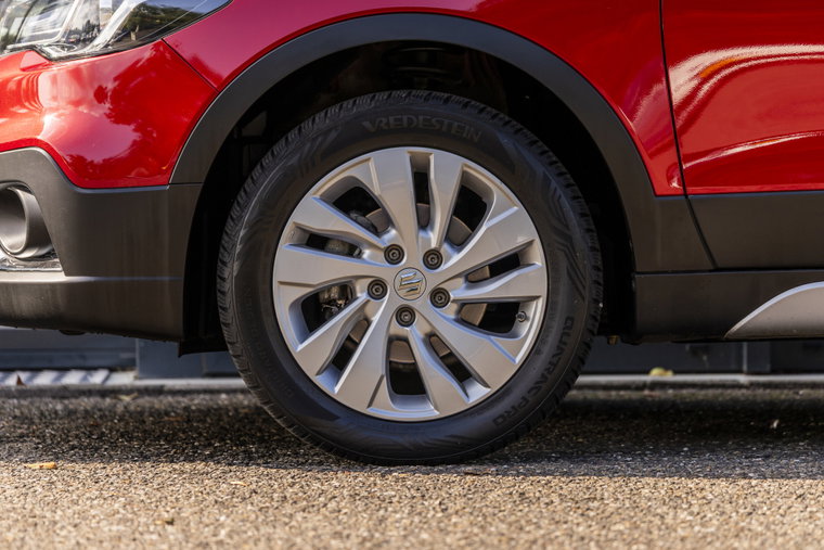 Vehicle Image 9