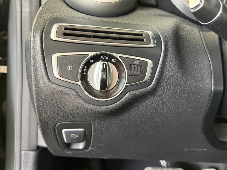 Vehicle Image 29