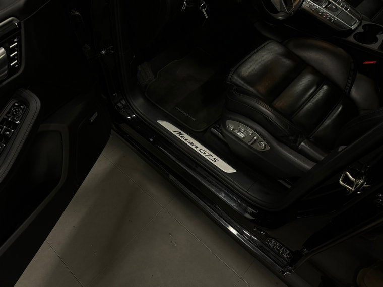 Vehicle Image 37