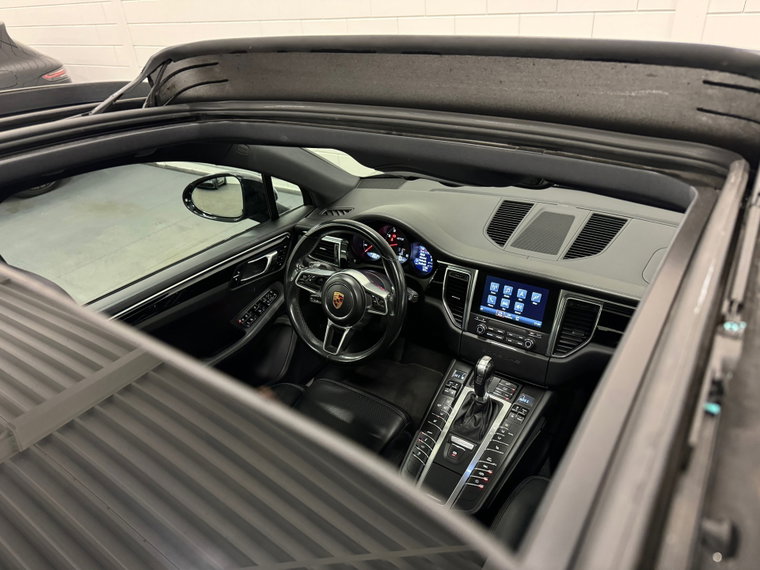 Vehicle Image 38