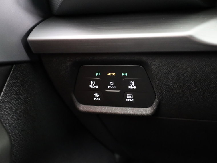 Vehicle Image 28