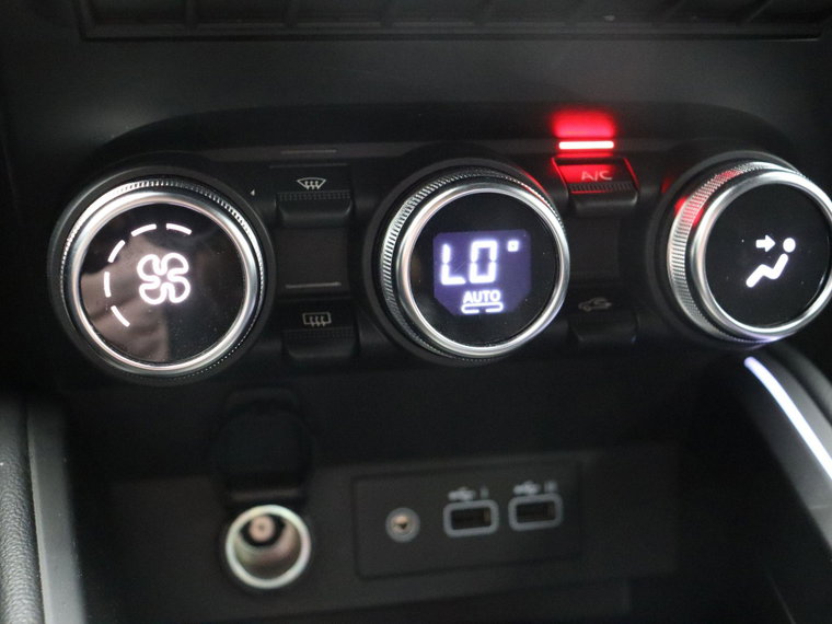 Vehicle Image 26
