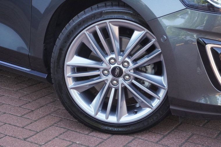 Vehicle Image 12