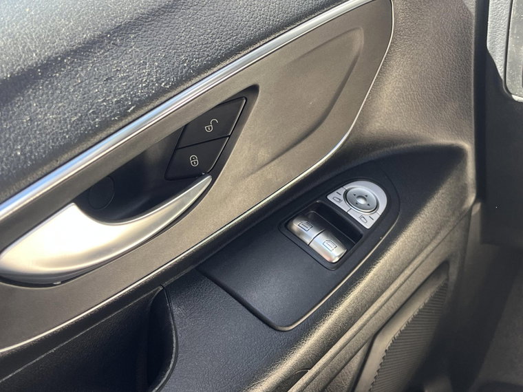Vehicle Image 33