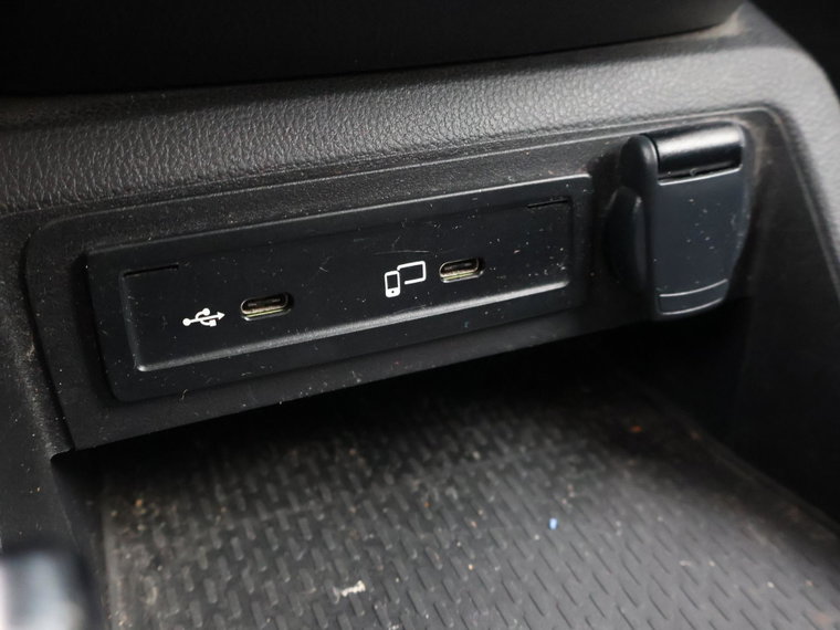 Vehicle Image 33
