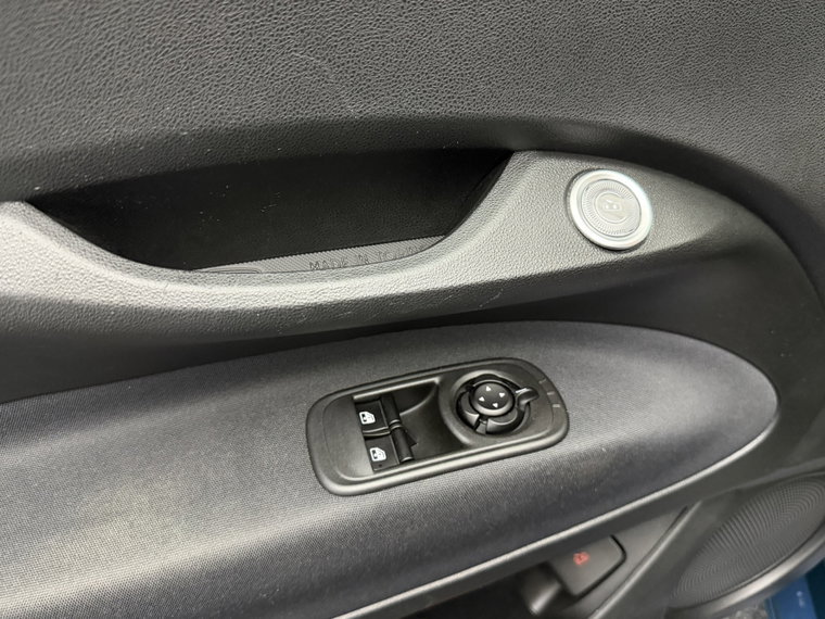 Vehicle Image 26