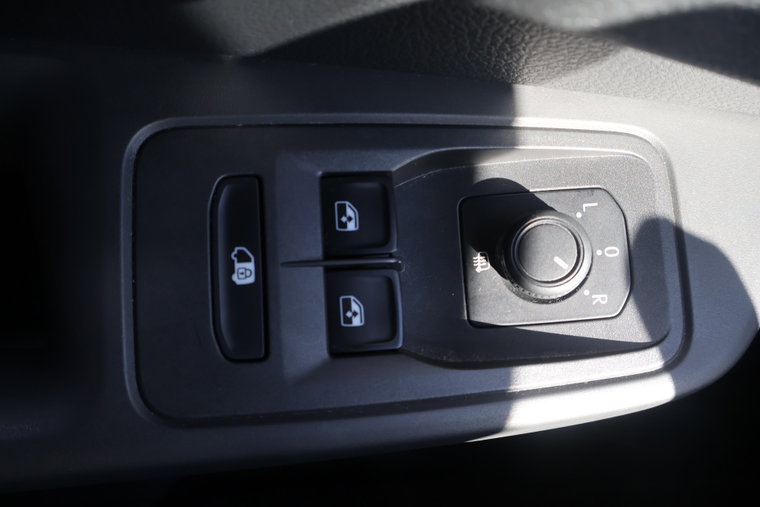 Vehicle Image 23