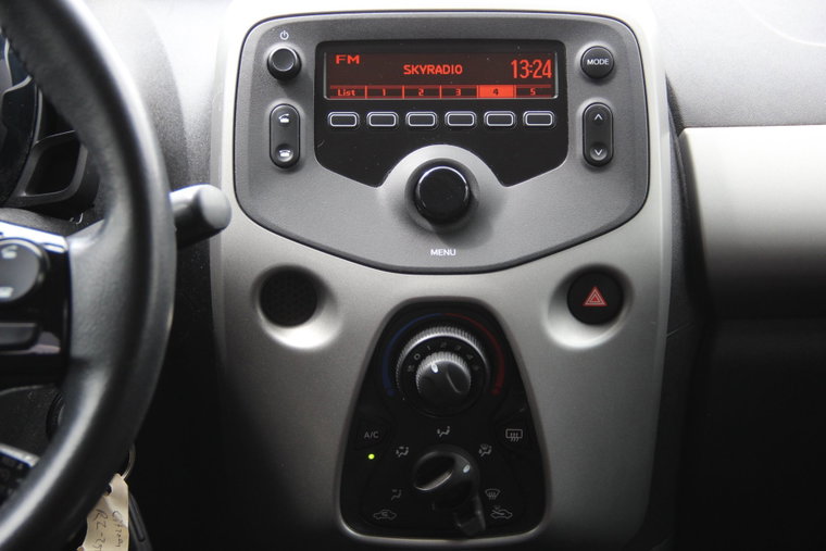 Vehicle Image 15