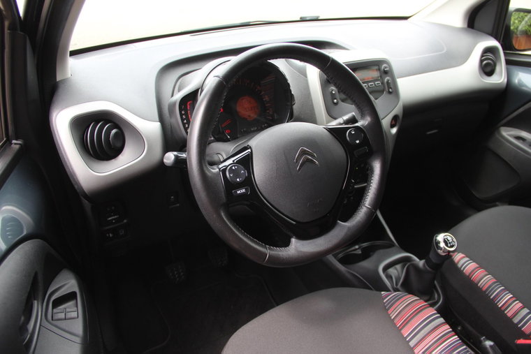 Vehicle Image 8