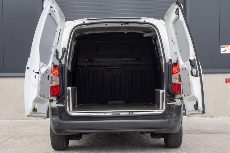 Vehicle Image 19