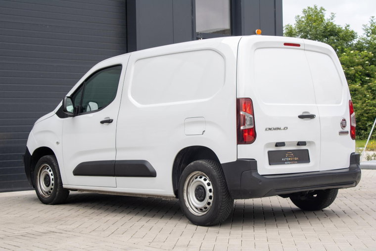 Vehicle Image 27