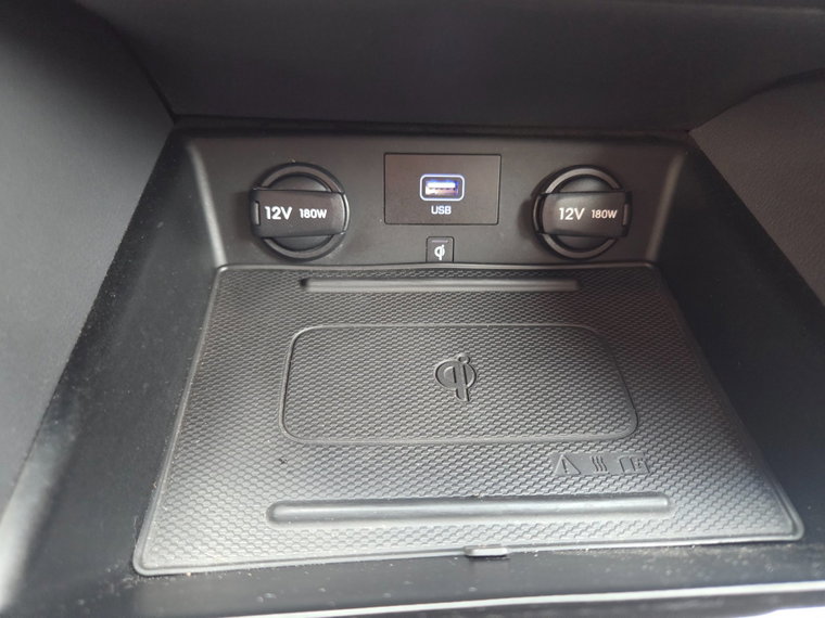 Vehicle Image 25