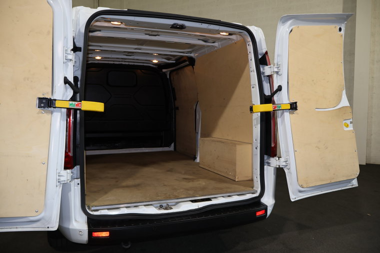 Vehicle Image 13