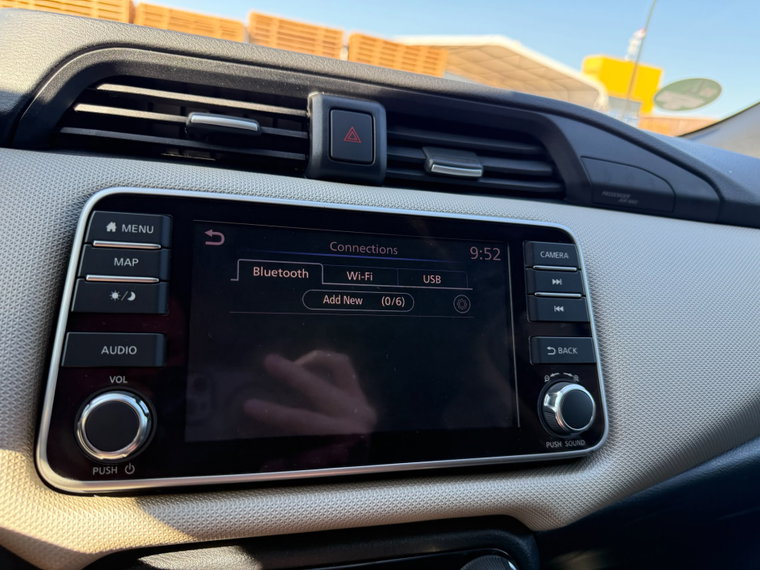 Vehicle Image 25
