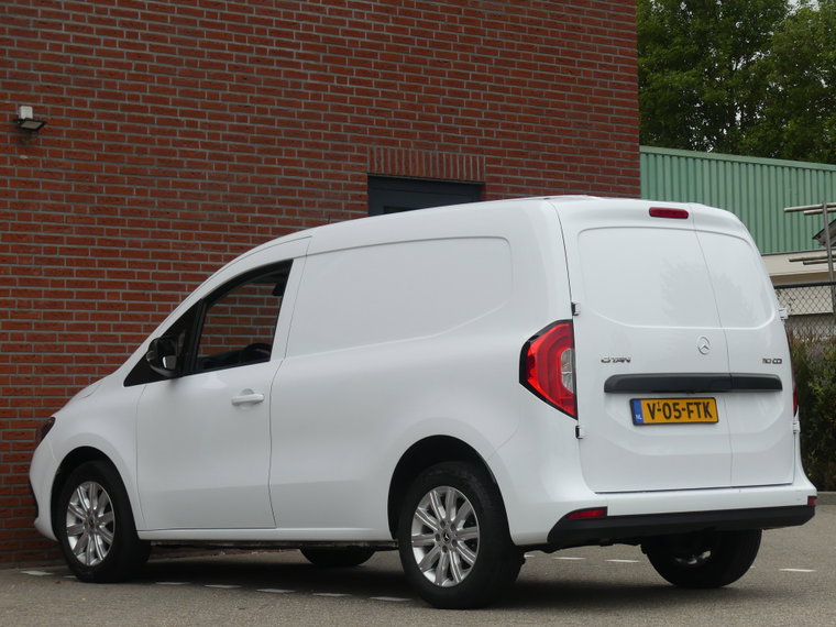 Vehicle Image 22