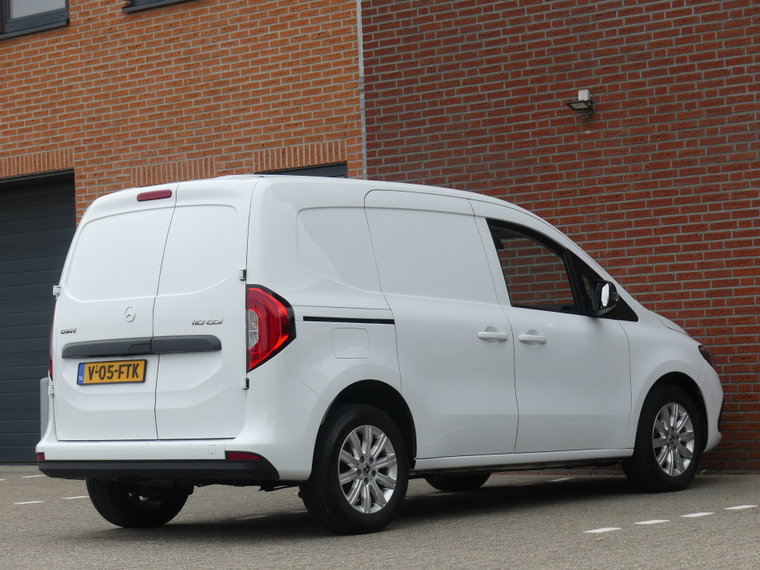 Vehicle Image 24
