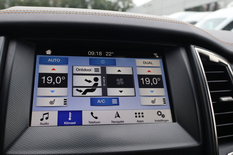 Vehicle Image 27