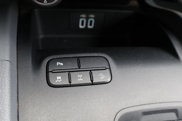 Vehicle Image 32