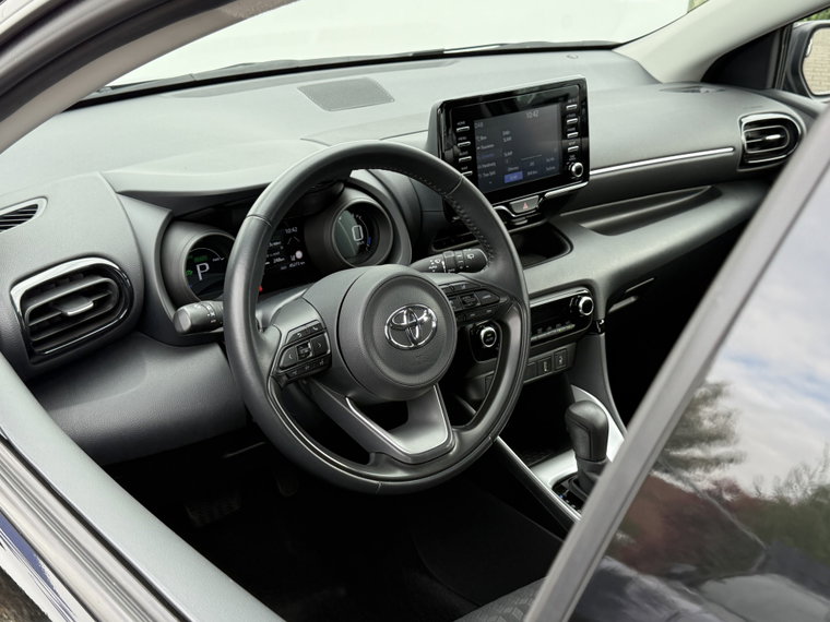 Vehicle Image 10