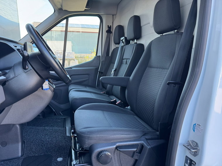 Vehicle Image 19