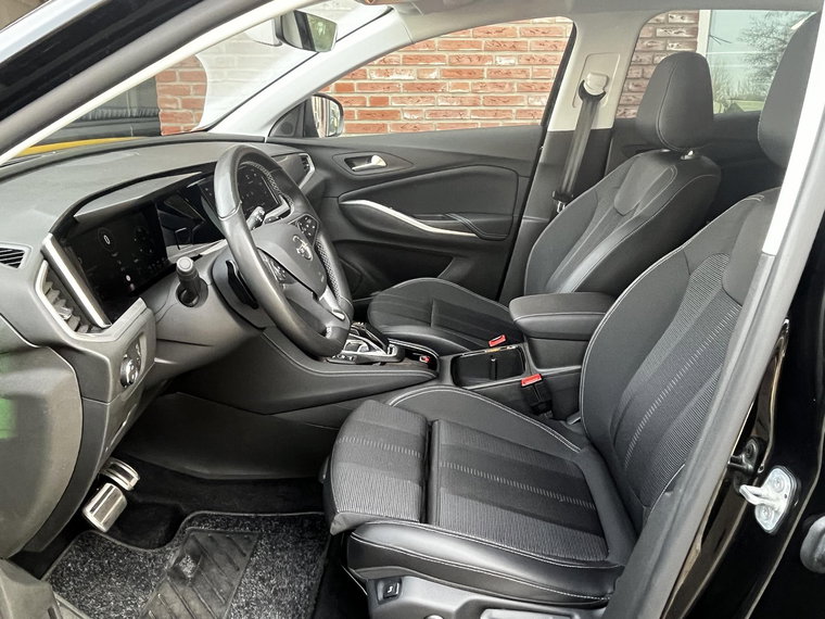 Vehicle Image 11