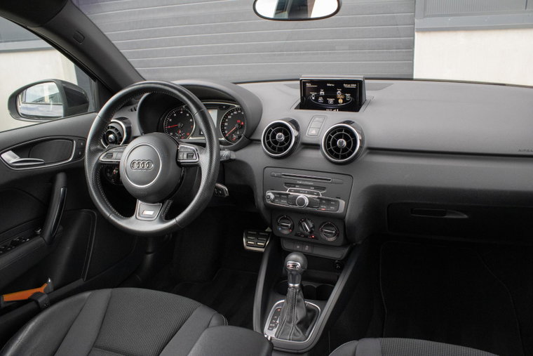 Vehicle Image 22