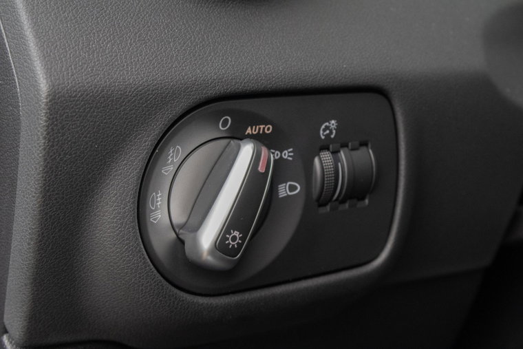 Vehicle Image 35