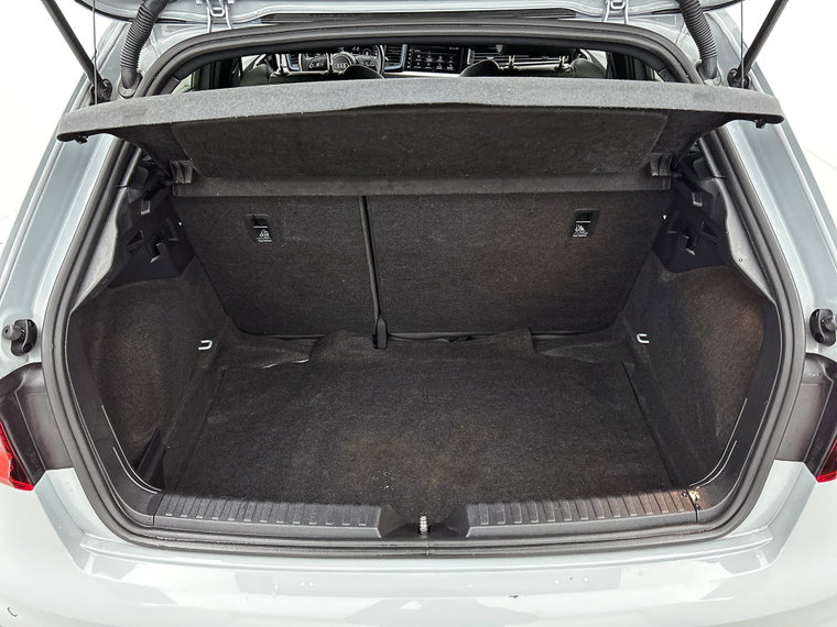 Vehicle Image 32