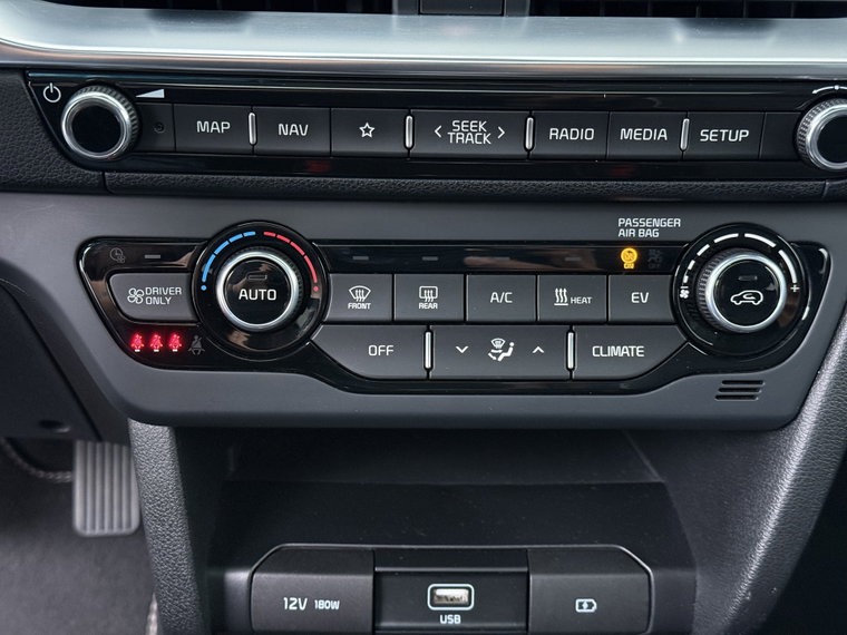 Vehicle Image 32