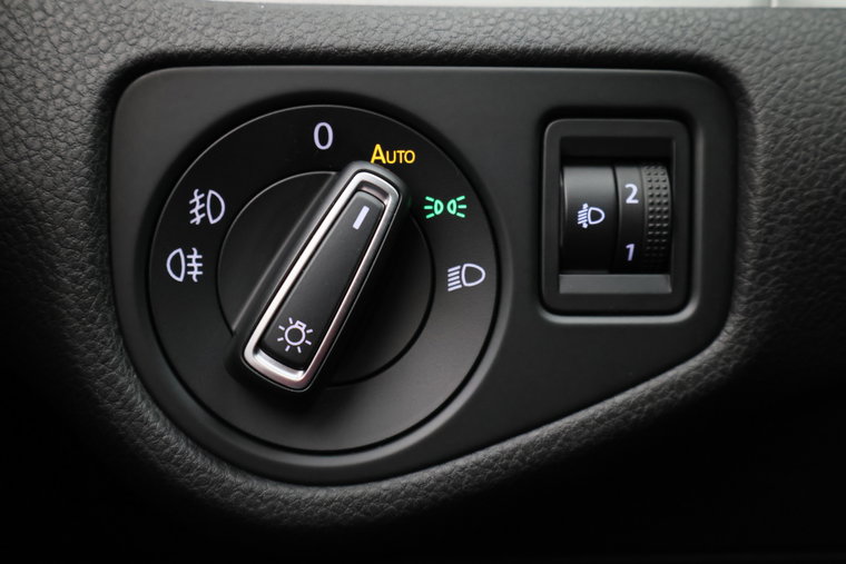 Vehicle Image 28