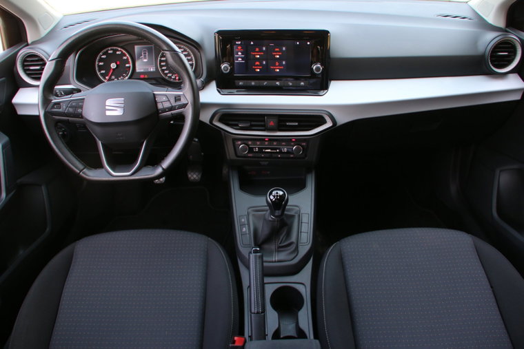 Vehicle Image 9