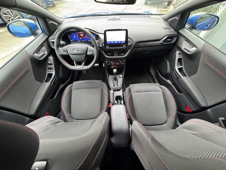 Vehicle Image 30