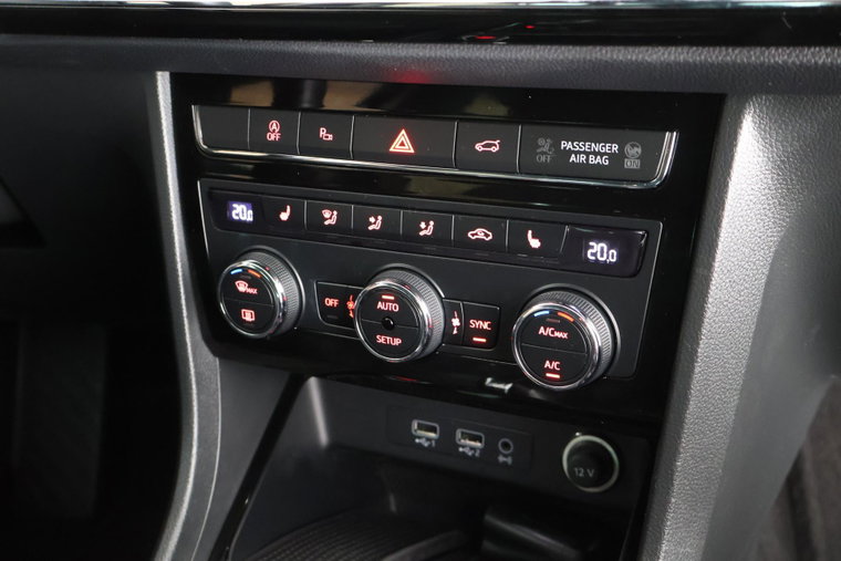 Vehicle Image 29