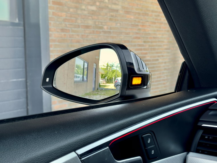 Vehicle Image 33