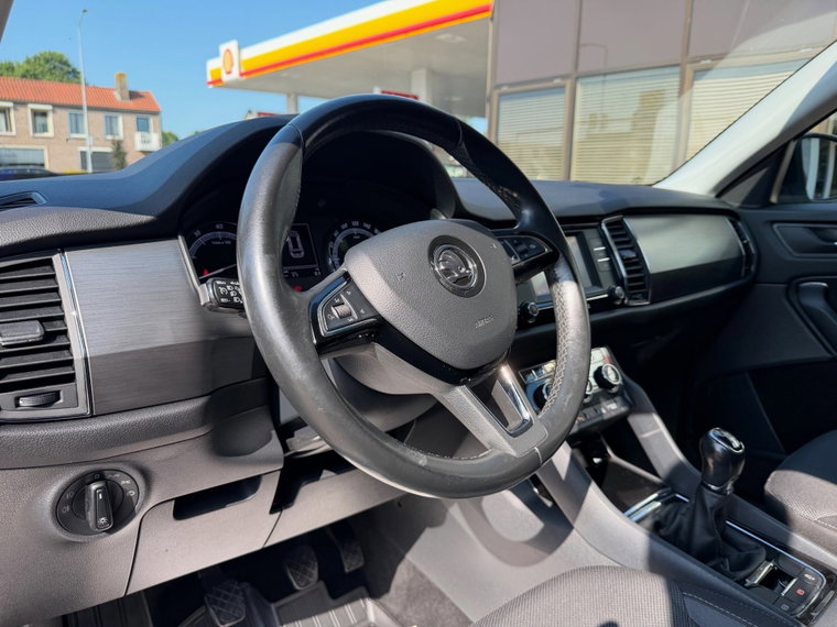 Vehicle Image 17