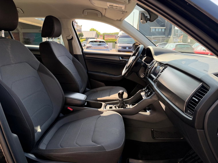 Vehicle Image 25