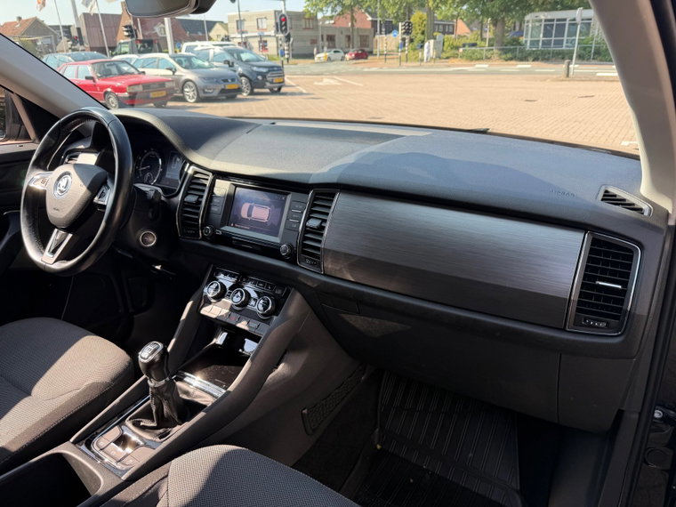 Vehicle Image 26