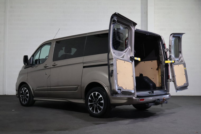 Vehicle Image 13