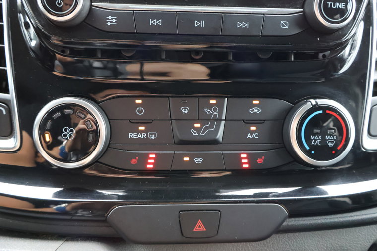Vehicle Image 28