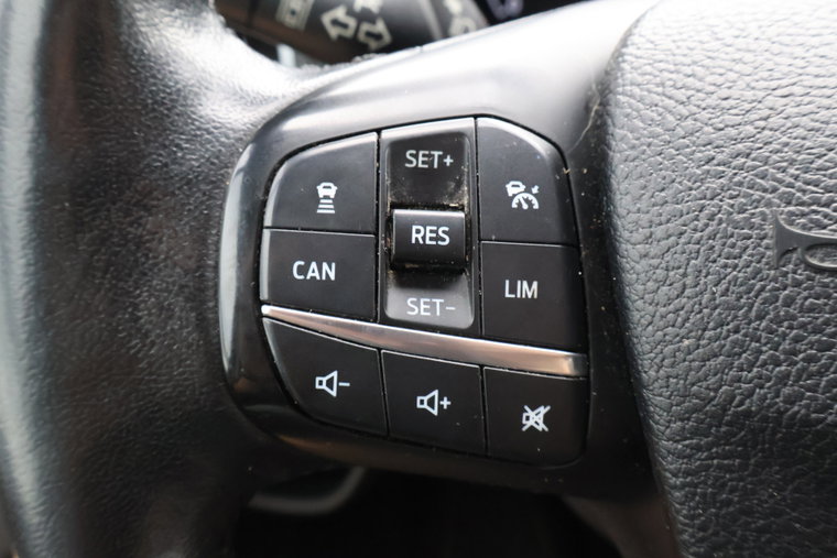 Vehicle Image 32