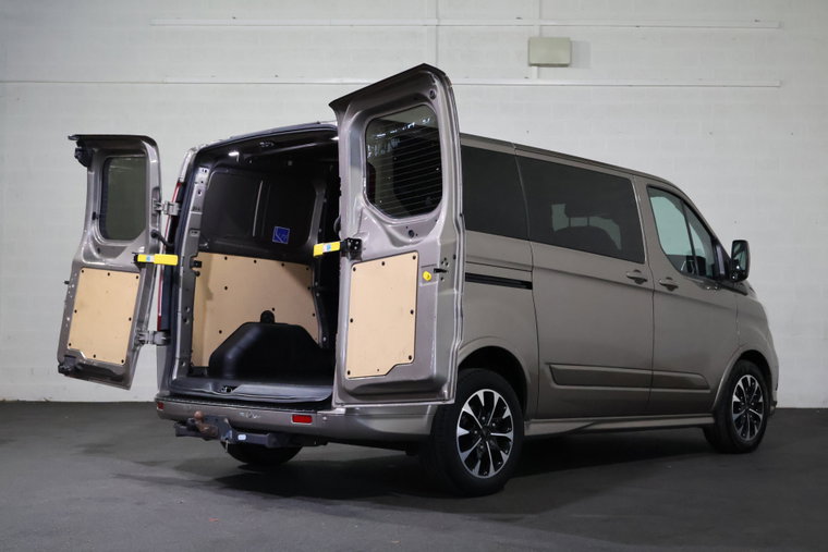 Vehicle Image 11