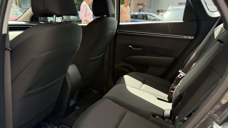 Vehicle Image 15
