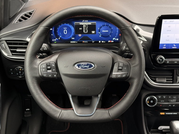Vehicle Image 25