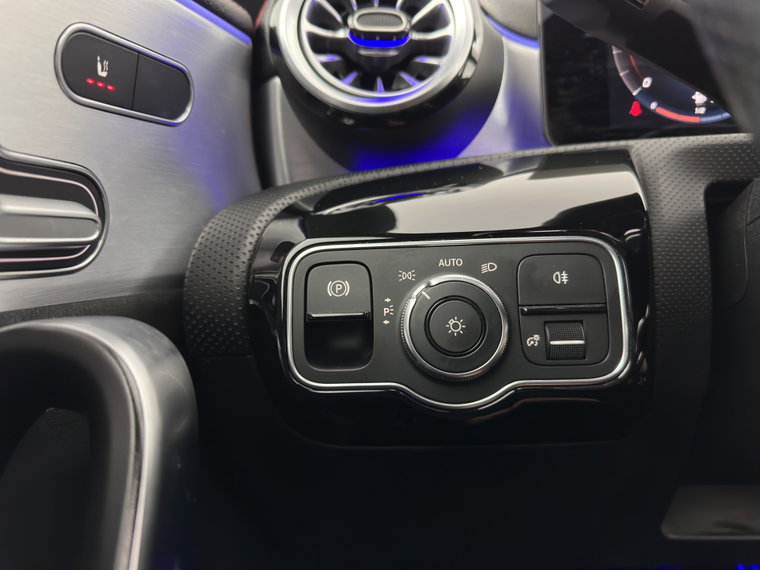 Vehicle Image 26